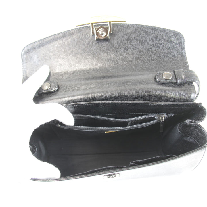 良品『USED』 
emanuel ungaro ウンガロ 
 箱・ショルダーストラップ有 ハンドバッグ 
レザー ブラック 型崩れしにくい・キズがつきにくい