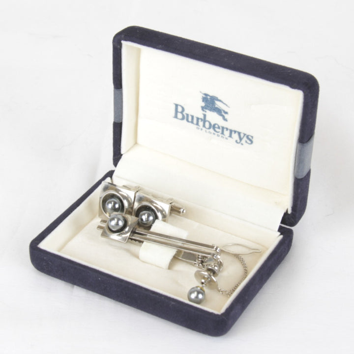 『USED』 
BURBERRY バーバリー 
 タイピン カフス タイタックセット タイピン 
メタル/パール シルバー
