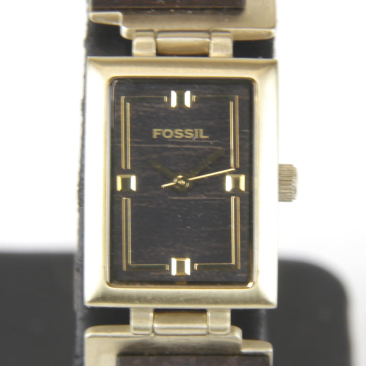 ジャンク『動作未確認』 
FOSSIL スクエア 腕時計 EC-2108 
腕時計
 クォーツ レディース