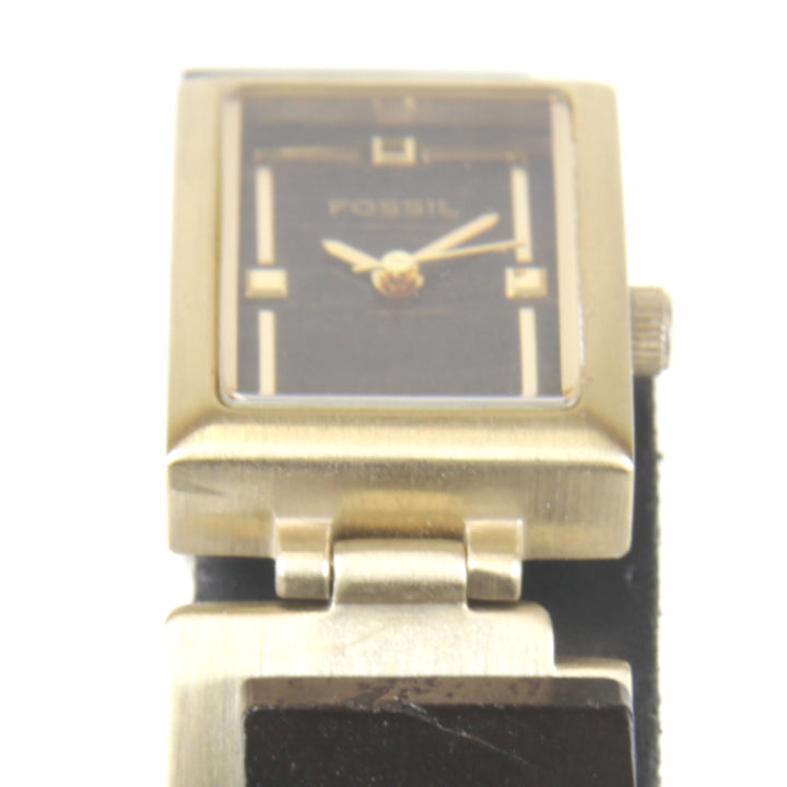 ジャンク『動作未確認』 
FOSSIL スクエア 腕時計 EC-2108 
腕時計
 クォーツ レディース
