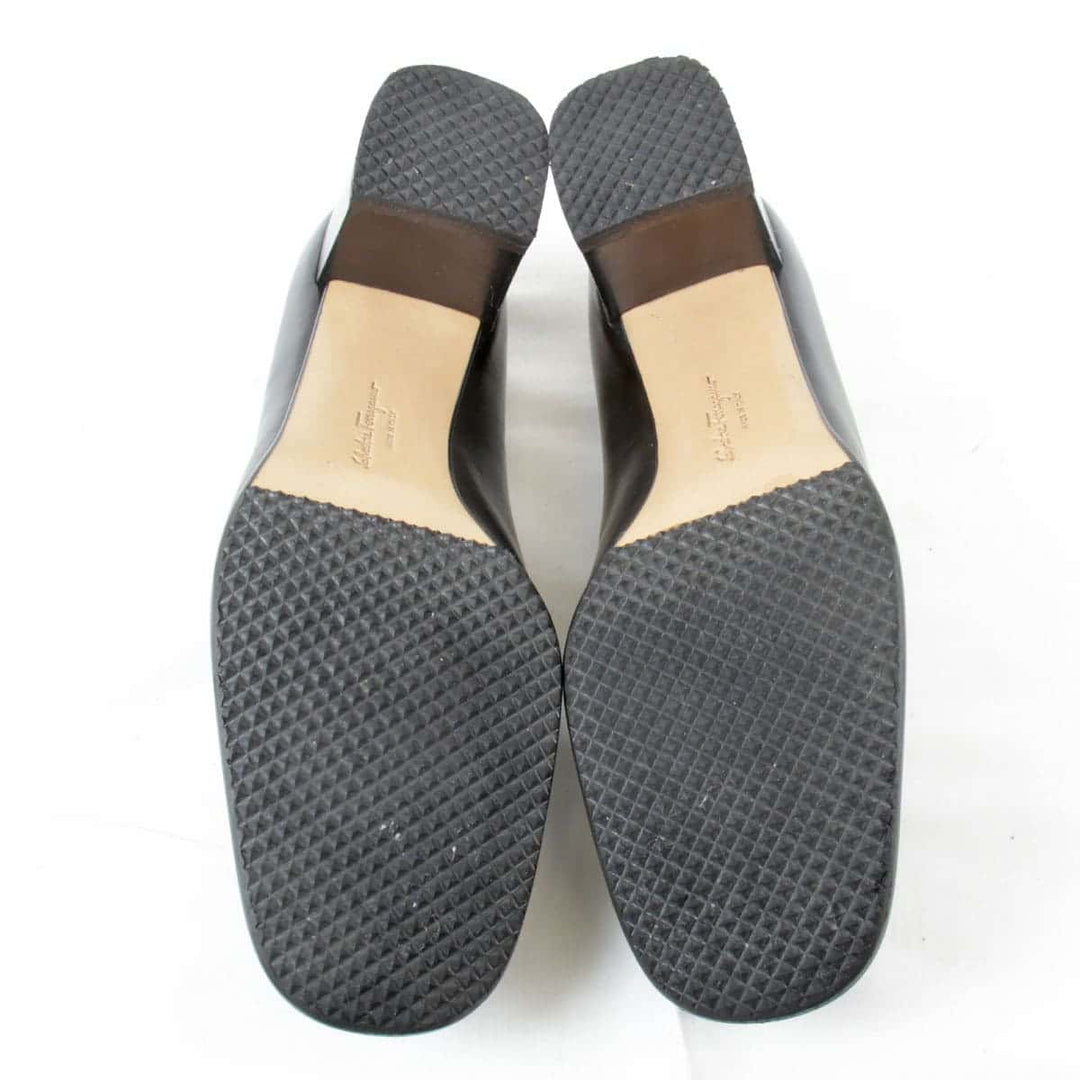 『USED』 
Salvatore Ferragamo フェラガモ 
 ビット パンプス 
レザー ブラック