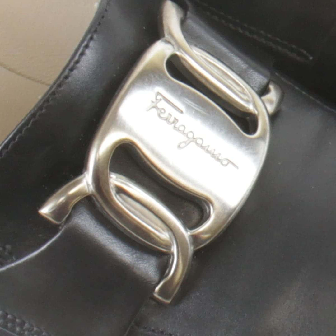 『USED』 
Salvatore Ferragamo フェラガモ 
 ビット パンプス 
レザー ブラック