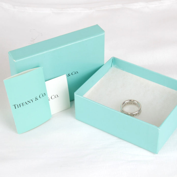 良品『USED』 シルバー925 
TIFFANY&Co. ナロー リング・指輪