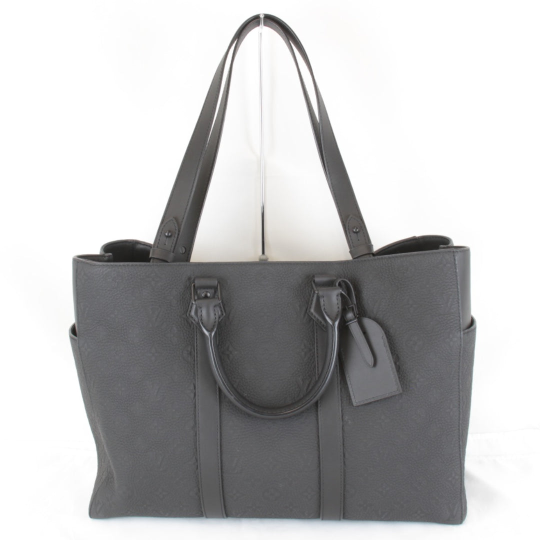 美品『USED』 
LOUIS VUITTON ルイ・ヴィトン 
 サックプラ24H M21865 トートバッグ 
トリヨンモノグラム ブラック 高級 ハイブランド 大容量 柔らかめの素材