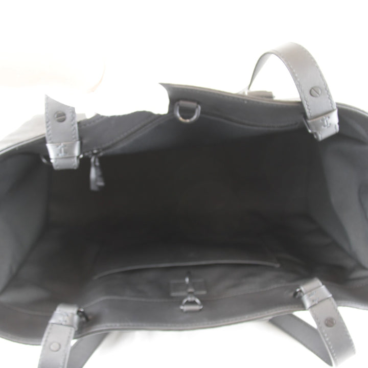 美品『USED』 
LOUIS VUITTON ルイ・ヴィトン 
 サックプラ24H M21865 トートバッグ 
トリヨンモノグラム ブラック 高級 ハイブランド 大容量 柔らかめの素材