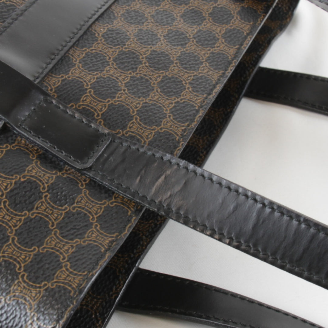 良品『USED』 
CELINE セリーヌ 
 マカダム柄 DM00/2 トートバッグ 
PVC/レザー ブラウン ベーシック シックな色