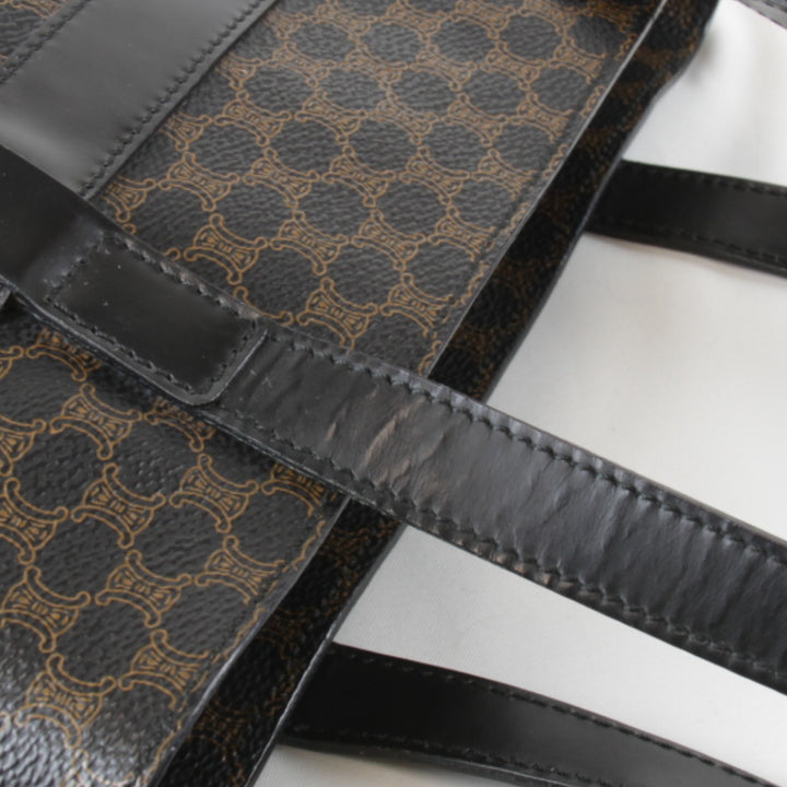 良品『USED』 
CELINE セリーヌ 
 マカダム柄 DM00/2 トートバッグ 
PVC/レザー ブラウン ベーシック シックな色
