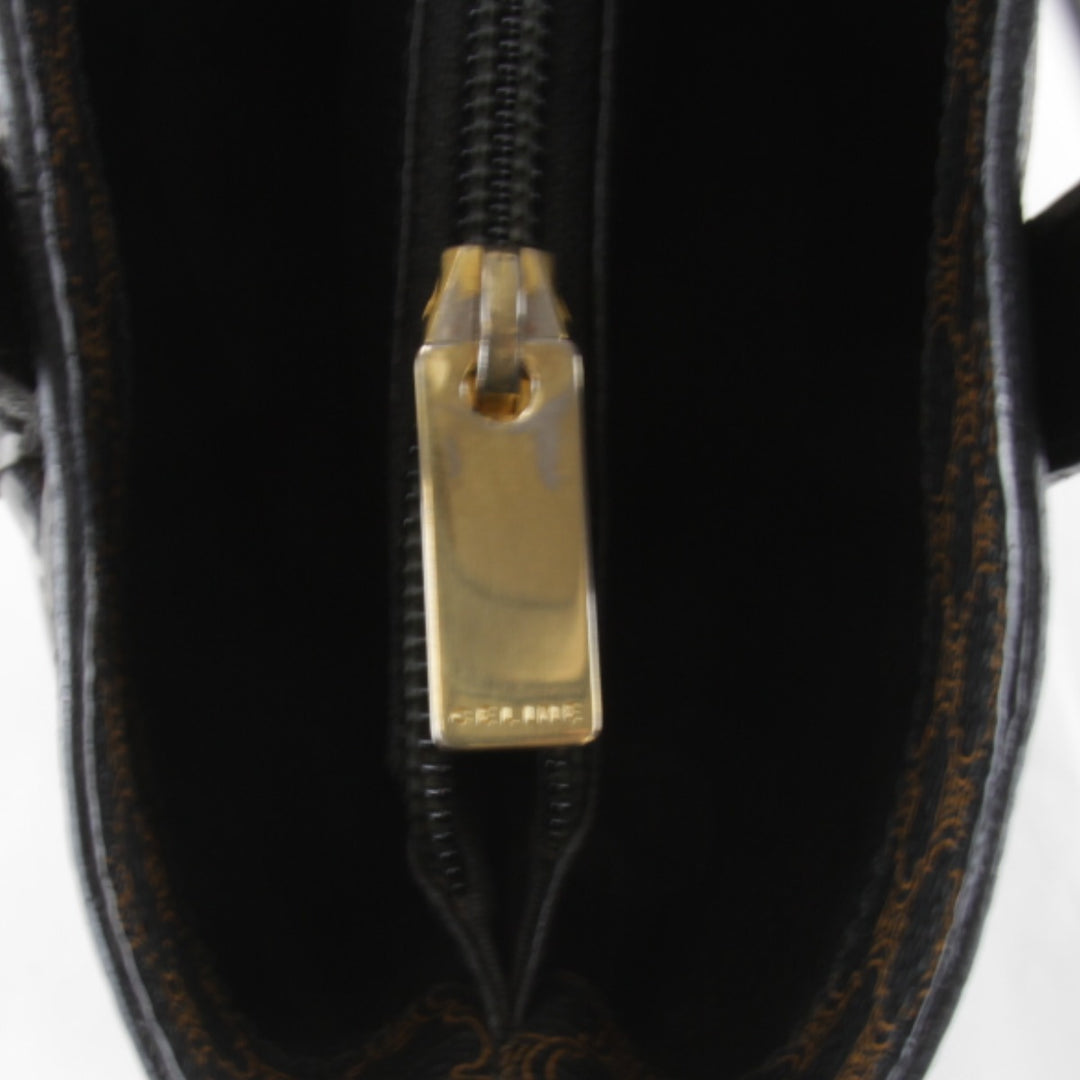 良品『USED』 
CELINE セリーヌ 
 マカダム柄 DM00/2 トートバッグ 
PVC/レザー ブラウン ベーシック シックな色