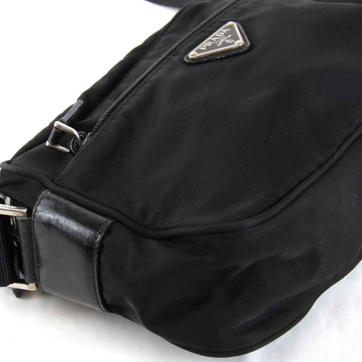 良品『USED』 
PRADA プラダ 
 ショルダーバッグ 
ナイロン ブラック