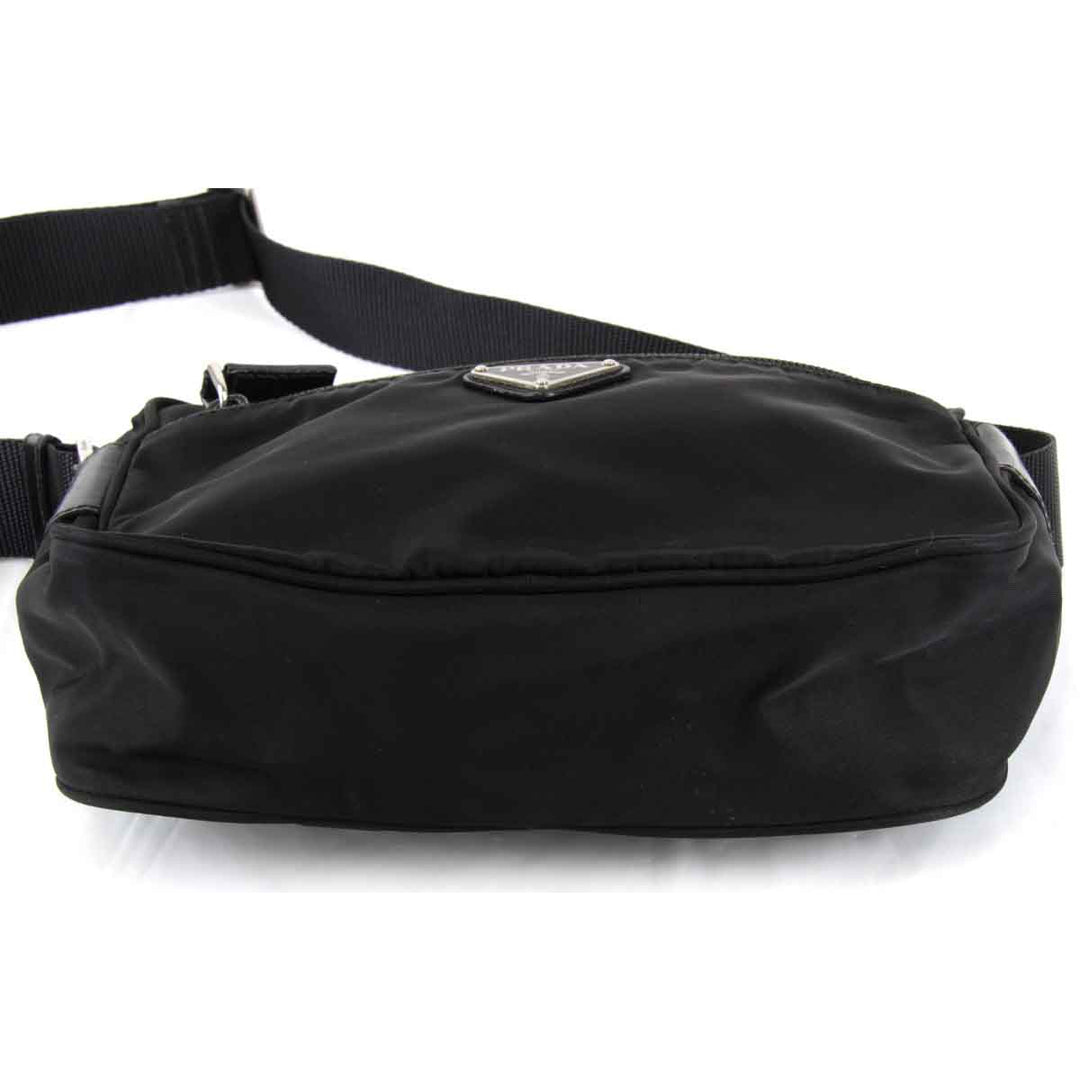 良品『USED』 
PRADA プラダ 
 ショルダーバッグ 
ナイロン ブラック