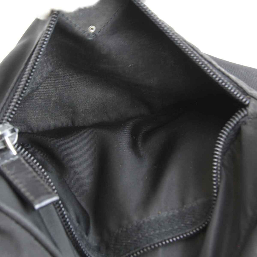良品『USED』 
PRADA プラダ 
 ショルダーバッグ 
ナイロン ブラック