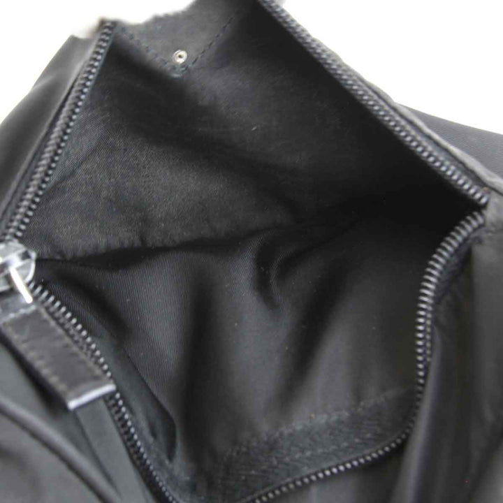 良品『USED』 
PRADA プラダ 
 ショルダーバッグ 
ナイロン ブラック