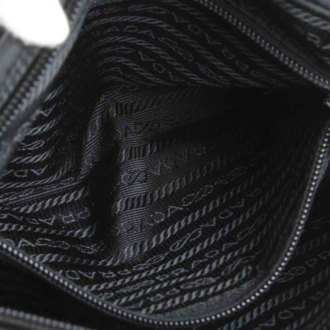 良品『USED』 
PRADA プラダ 
 ショルダーバッグ 
ナイロン ブラック