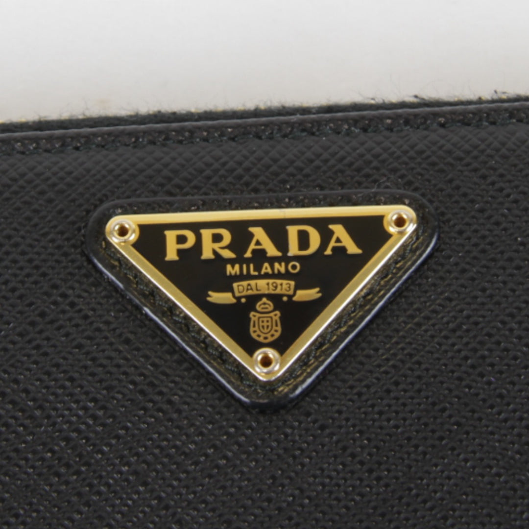 【価格改定】美品『USED』 
PRADA プラダ 
 サフィアーノラウンドファスナー 長財布 
レザー ブラック