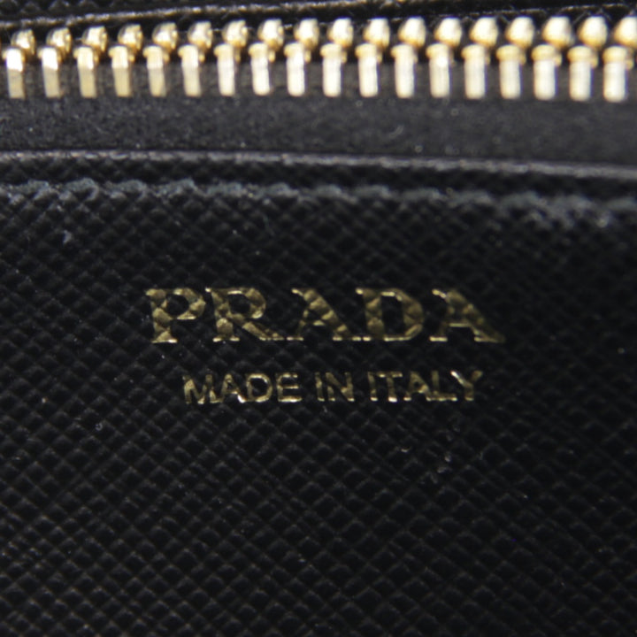 【価格改定】美品『USED』 
PRADA プラダ 
 サフィアーノラウンドファスナー 長財布 
レザー ブラック