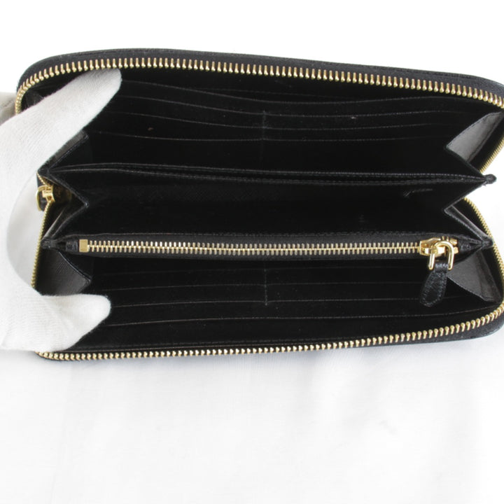 【価格改定】美品『USED』 
PRADA プラダ 
 サフィアーノラウンドファスナー 長財布 
レザー ブラック