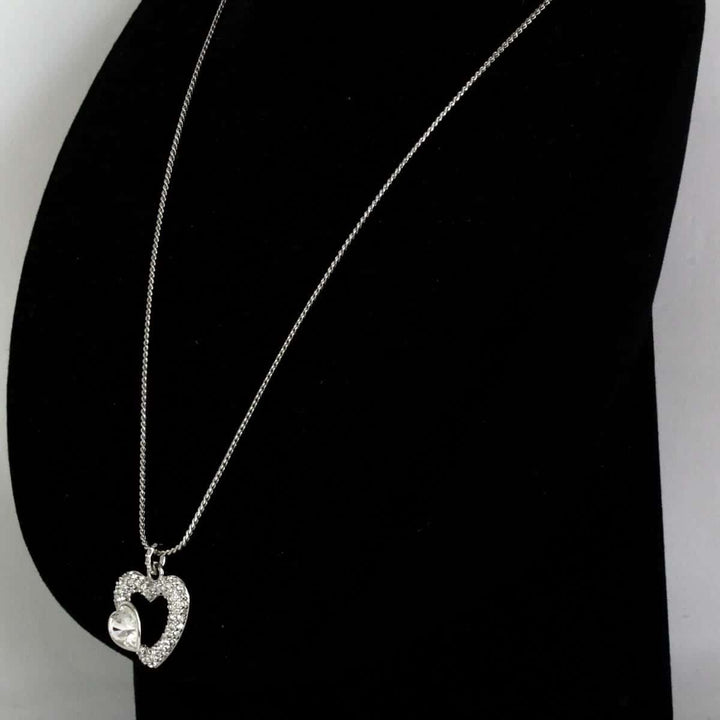 美品『USED』 クリスタル /ロジウムコーティング 
SWAROVSKI エモーション ペンダント ハート ネックレス