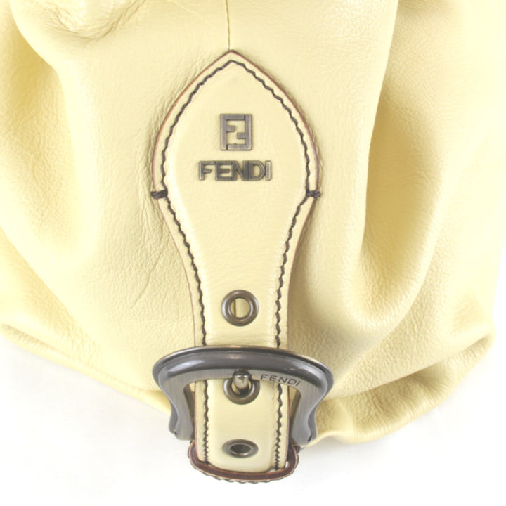 美品『USED』 
FENDI フェンディ 
 ワンショルダーバッグ ハンドバッグ 
レザー イエロー ギャザー