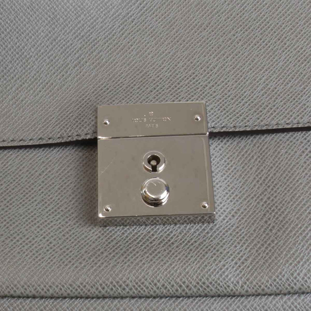美品『USED』 
LOUIS VUITTON ルイ・ヴィトン 
 ネオ ベライア グラシエ M32683 セカンドバッグ 
タイガ グレー