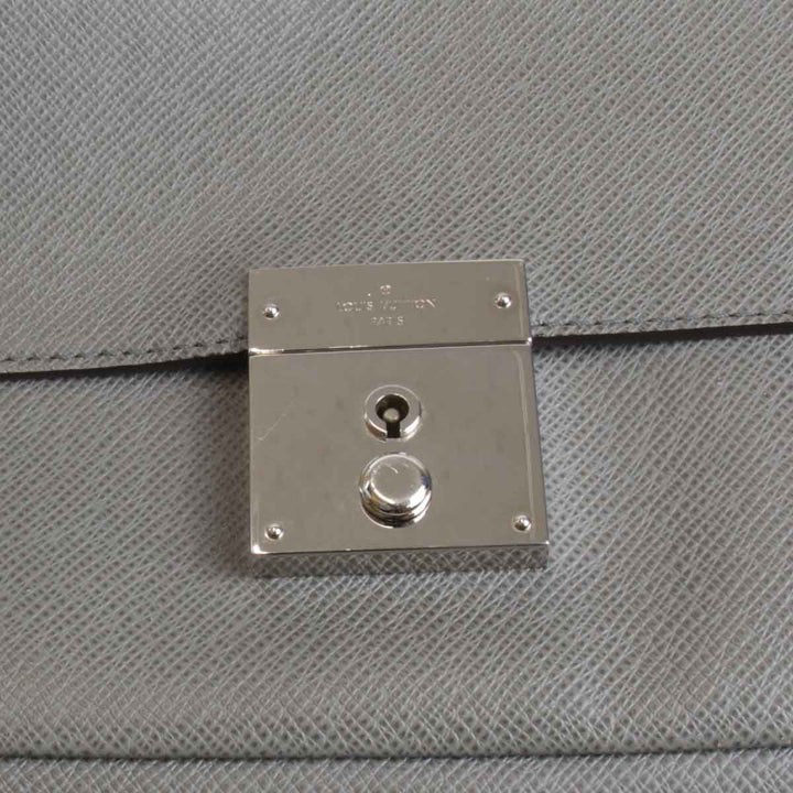 美品『USED』 
LOUIS VUITTON ルイ・ヴィトン 
 ネオ ベライア グラシエ M32683 セカンドバッグ 
タイガ グレー