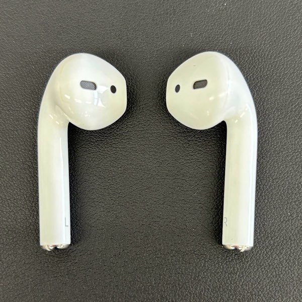 『USED』 
 
 Apple Airpods(2nd Gen) 第2世代 A1938 本体+ケース 動作確認済み A1938 小型家電