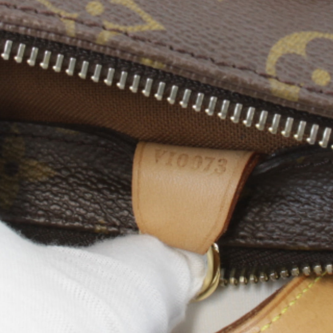 良品『USED』 
LOUIS VUITTON ルイ・ヴィトン 
 カバピアノ M51148 ハンドバッグ 
モノグラムキャンバス モノグラム オーソドックスな形 染み少なめ