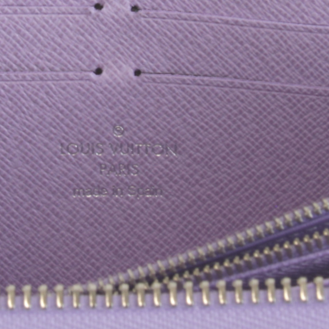 【価格改定】美品『USED』 
LOUIS VUITTON ルイ・ヴィトン 
 ジッピーウォレット リラ M6066B 長財布 
エピレザー パープル