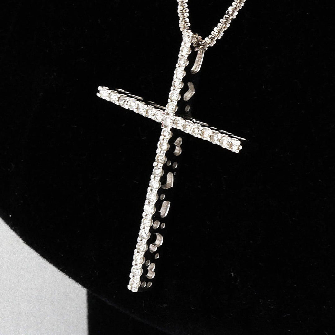 美品『USED』 K18WG 
 クロス ネックレス
 ダイヤモンド 0.50 6.1g