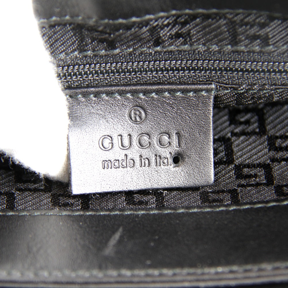 『USED』 
GUCCI グッチ 
 001・4110・001013 ショルダーバッグ 
スウェード ホワイト