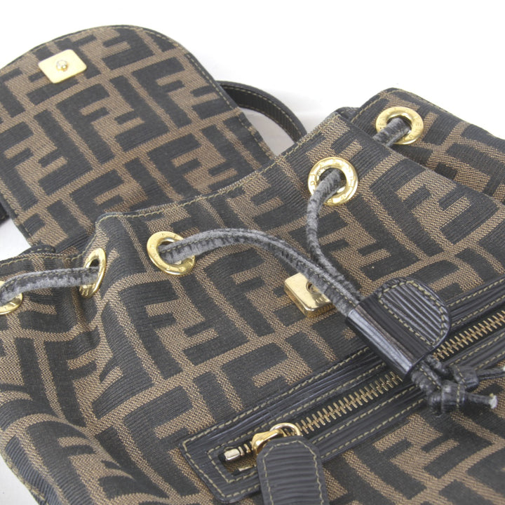 『USED』 
FENDI フェンディ 
 ズッカ リュック・デイパック 
キャンバス カーキ
