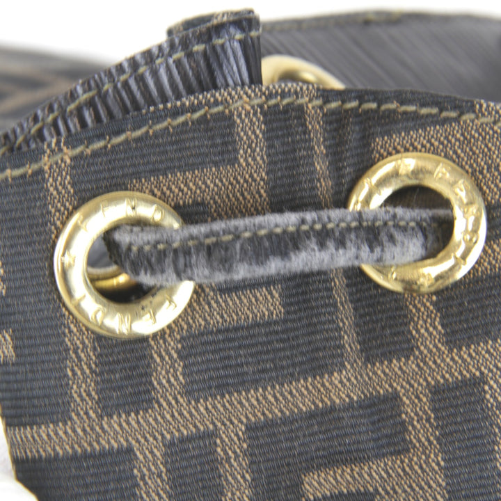 『USED』 
FENDI フェンディ 
 ズッカ リュック・デイパック 
キャンバス カーキ