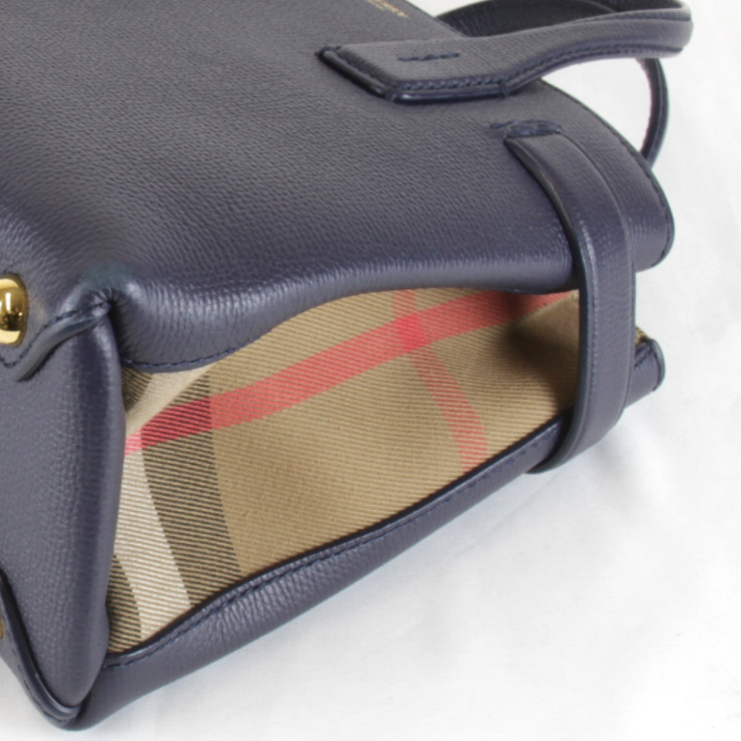 良品『USED』 
BURBERRY バーバリー 
 スモールバナー 2WAY ハンドバッグ 
レザー ネイビー