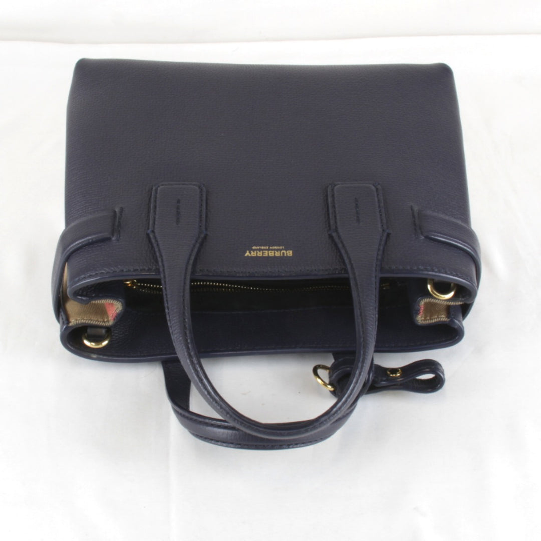 良品『USED』 
BURBERRY バーバリー 
 スモールバナー 2WAY ハンドバッグ 
レザー ネイビー