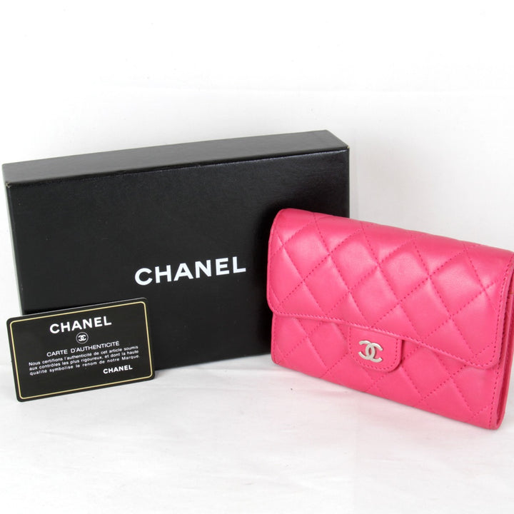 【価格改定】良品『USED』 
CHANEL シャネル 
 タイムレスクラシック カード/箱有 二つ折り財布 
レザー ピンク
