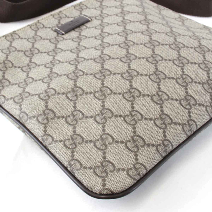 美品『USED』 
GUCCI グッチ 
 201538 204046 ショルダーバッグ 
GGスプリームキャンバス ベージュ