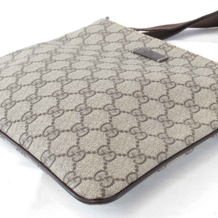 美品『USED』 
GUCCI グッチ 
 201538 204046 ショルダーバッグ 
GGスプリームキャンバス ベージュ