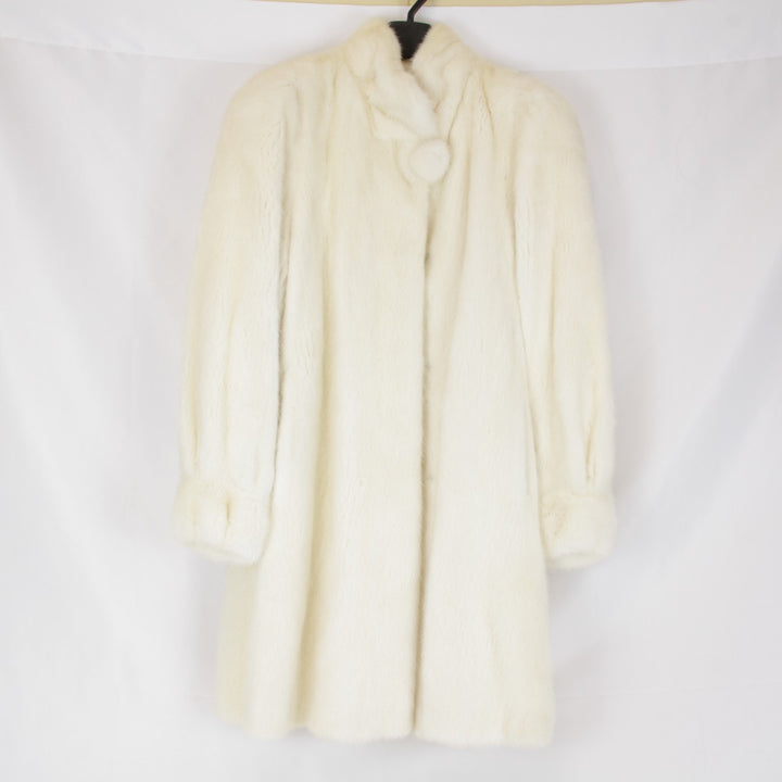 美品『USED』 
SAGA MINK サガミンク 
 毛皮 
ミンク ホワイト