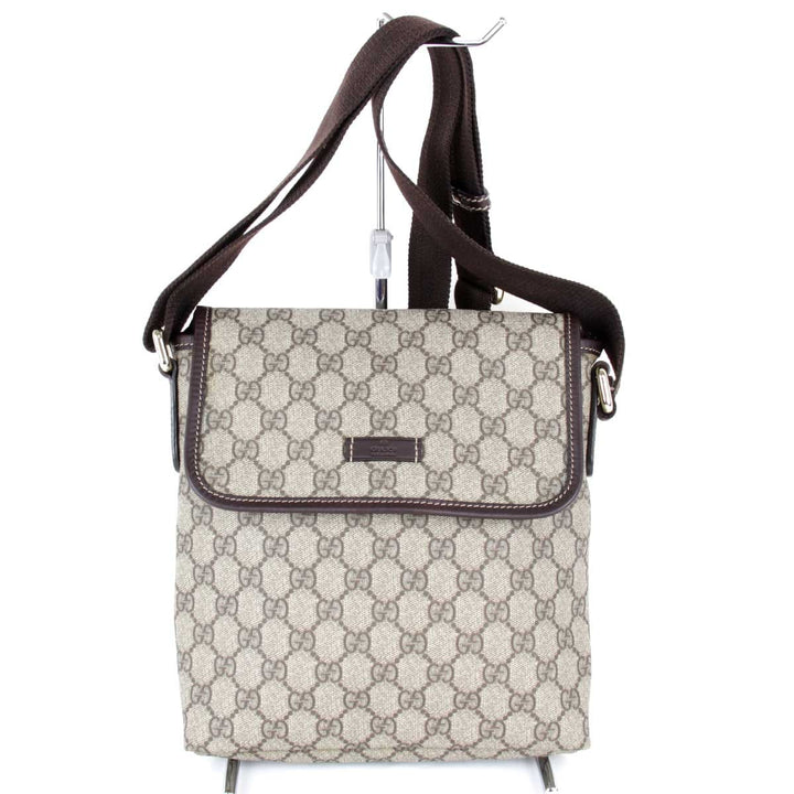 美品『USED』 
GUCCI グッチ 
 223666 ショルダーバッグ 
GGスプリームキャンバス グレー