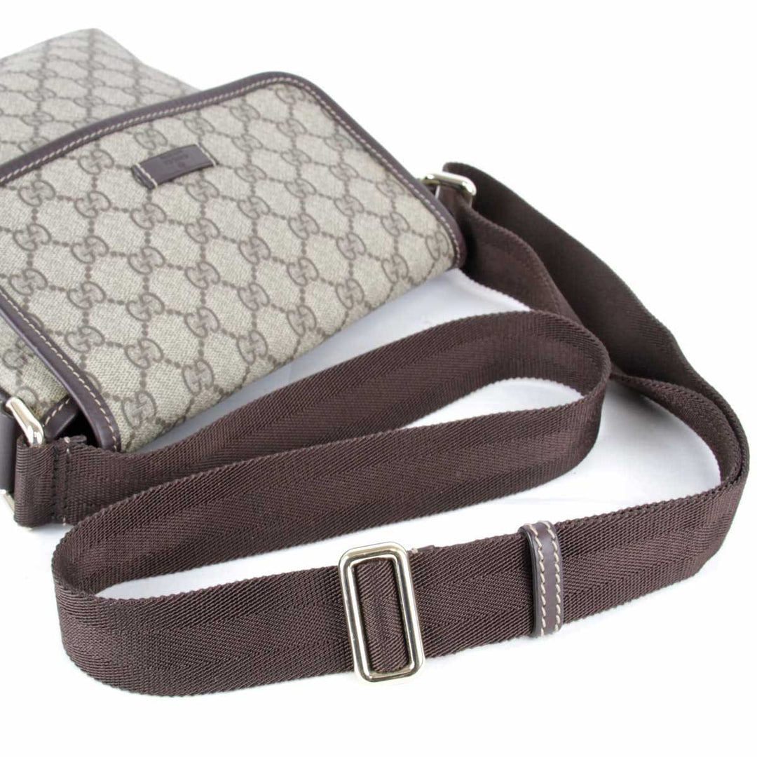 美品『USED』 
GUCCI グッチ 
 223666 ショルダーバッグ 
GGスプリームキャンバス グレー