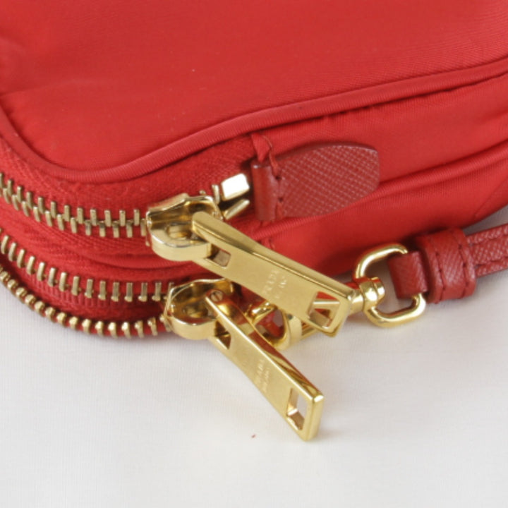 良品『USED』 
PRADA プラダ 
 ミニ 1NF861 ショルダーバッグ 
ナイロン レッド