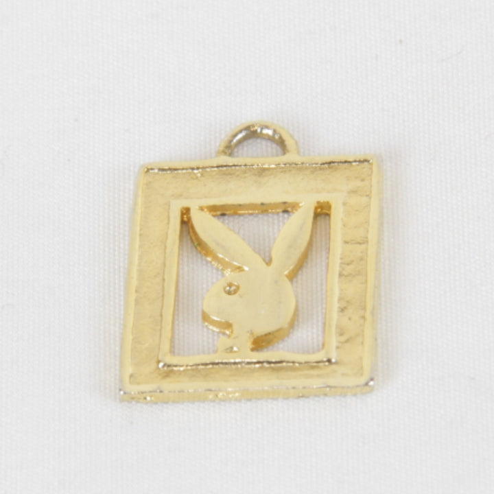 良品『USED』 
PLAYBOY プレイボーイ 
 ペンダントトップ 
メタル ゴールド