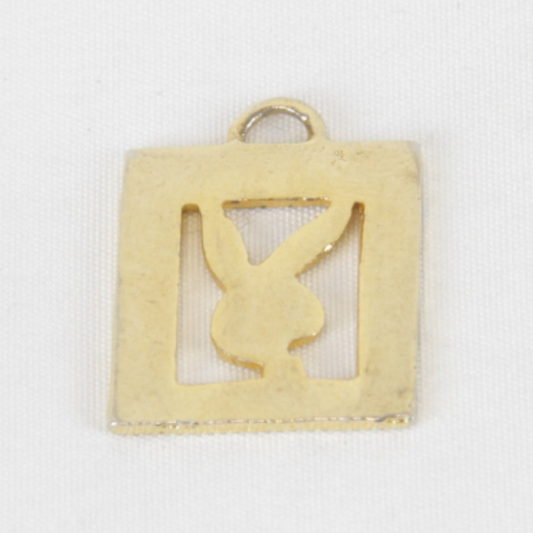 良品『USED』 
PLAYBOY プレイボーイ 
 ペンダントトップ 
メタル ゴールド