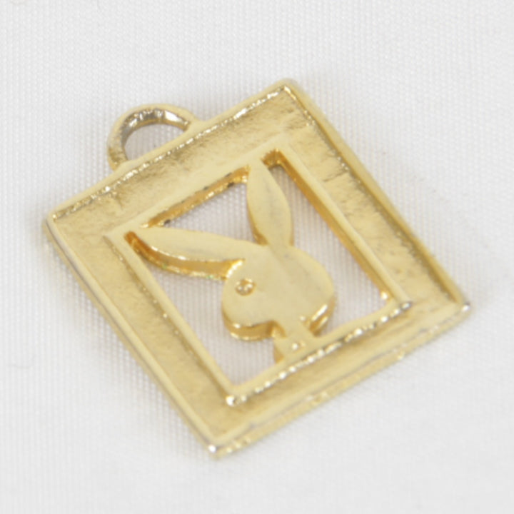 良品『USED』 
PLAYBOY プレイボーイ 
 ペンダントトップ 
メタル ゴールド