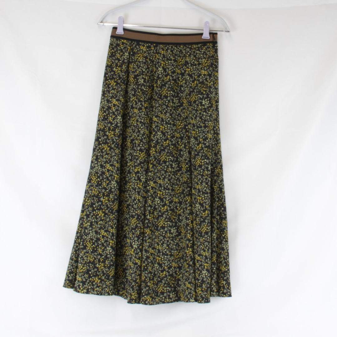 美品『USED』 
Sutseso スチェッソ 
 40サイズ 花柄 フリル スカート 
 ブラック