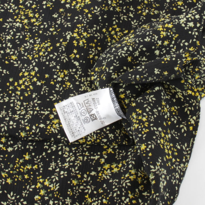 美品『USED』 
Sutseso スチェッソ 
 花柄 ブラウス 
 ブラック