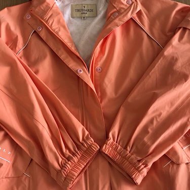 『美品』 
TRUSSARDI トラサルディ 
 ゴルフ ナイロンウェア スポーツウェア ジャケット パンツ サイズ38 セットアップ 
ナイロン コーラル