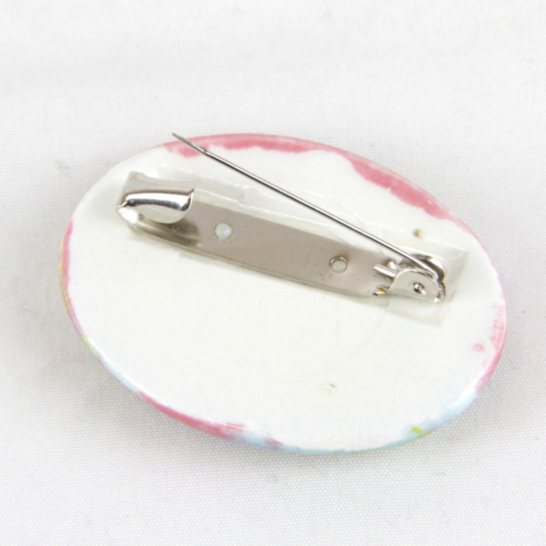 美品『USED』 
 
 九谷焼 ブローチ 
 マルチカラー