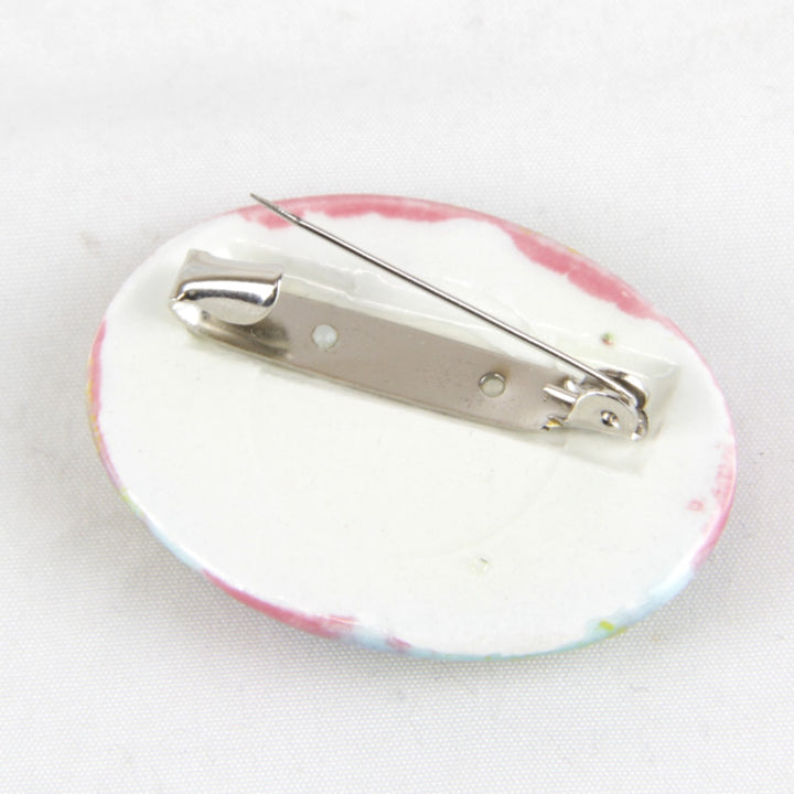 美品『USED』 
 
 九谷焼 ブローチ 
 マルチカラー