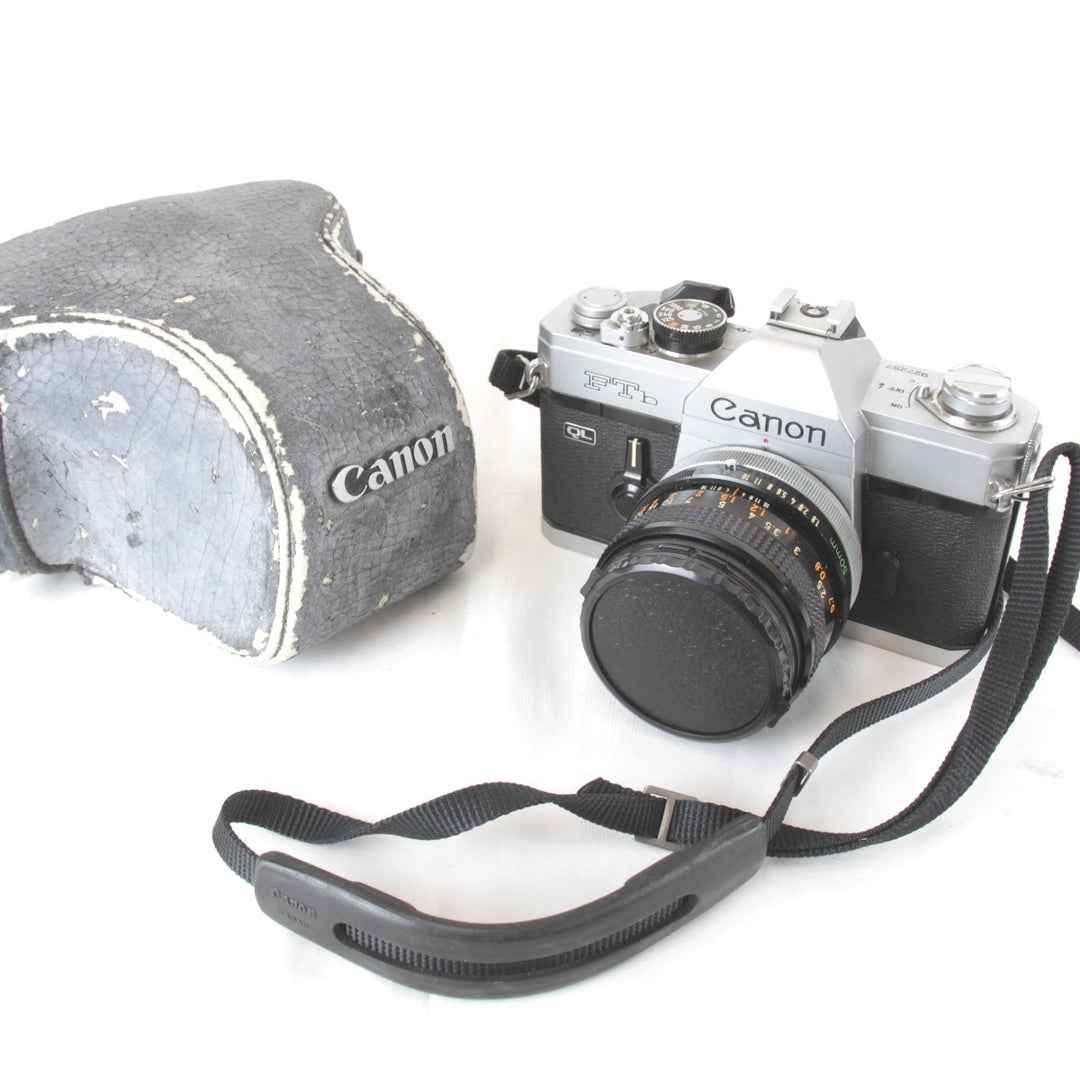 ジャンク『動作未確認』 
canon キャノン 
 FTb 50mmレンズ・ケース有 フィルムカメラ 
 ブラック×シルバー