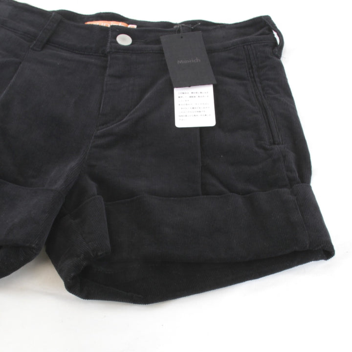 良品『USED』 
Munich ミューニック 
 タグ付き未使用 秋冬ショートパンツ Ｓサイズ パンツ 
コーデュロイ ブラック